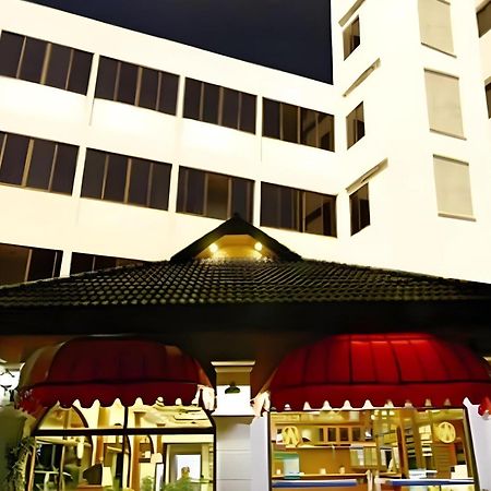 OYO 1096 Winner Inn Hotel Chiang Mai Exterior foto