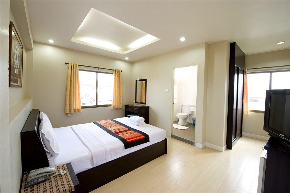OYO 1096 Winner Inn Hotel Chiang Mai Exterior foto